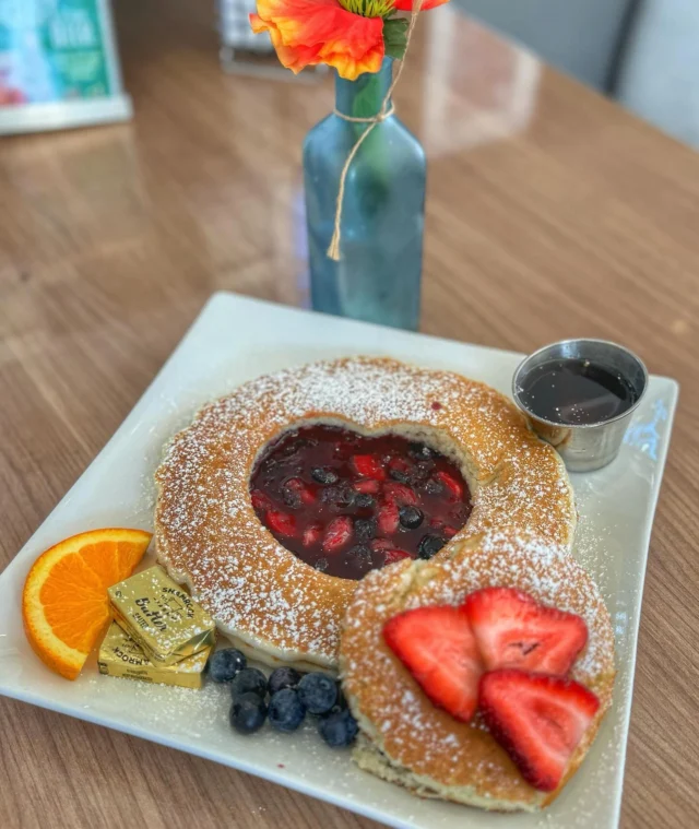 🌹 Happy Mother’s Day to all the amazing moms out there! 💖 We’re celebrating the incredible love and support of mothers everywhere at Mel’s Drive-In. Today, all moms receive a special rose as a token of our appreciation. Plus, indulge in our brunch pancake special, ‘Sweetheart Mom Pancakes,’ crafted just for this occasion! Treat mom to a delicious meal and show her just how much she means to you. 🥞✨